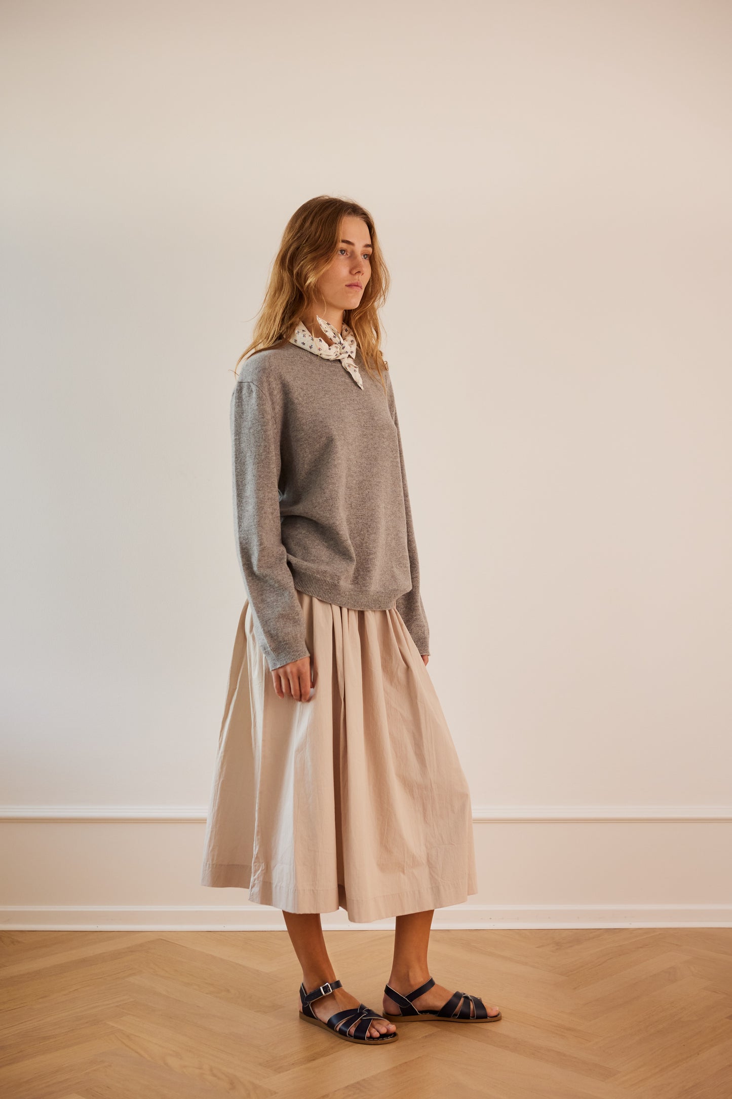 NICO SCARF - SCARLET ECRU