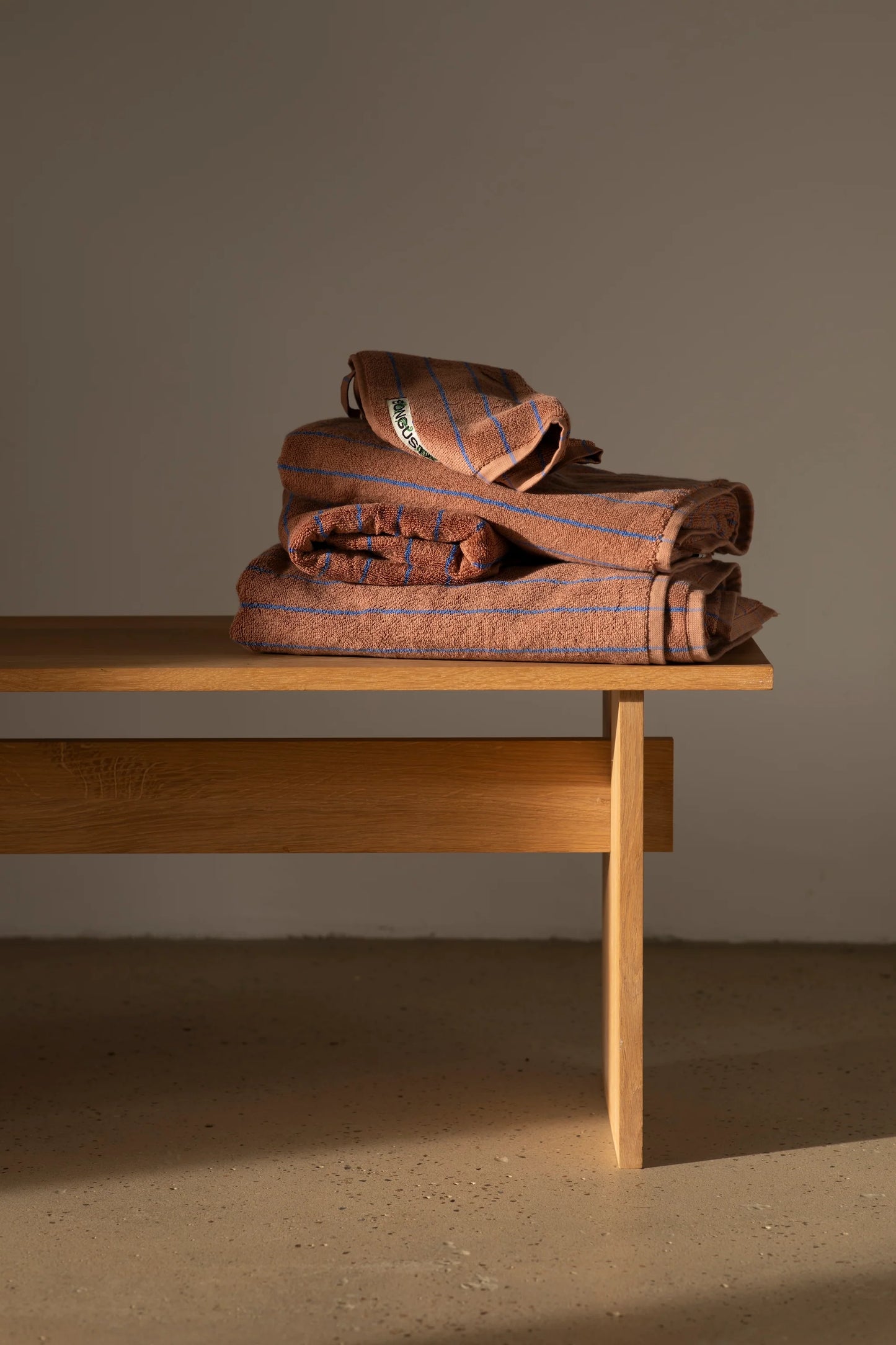 Naram Towel (Camel & Ultramarine blue)