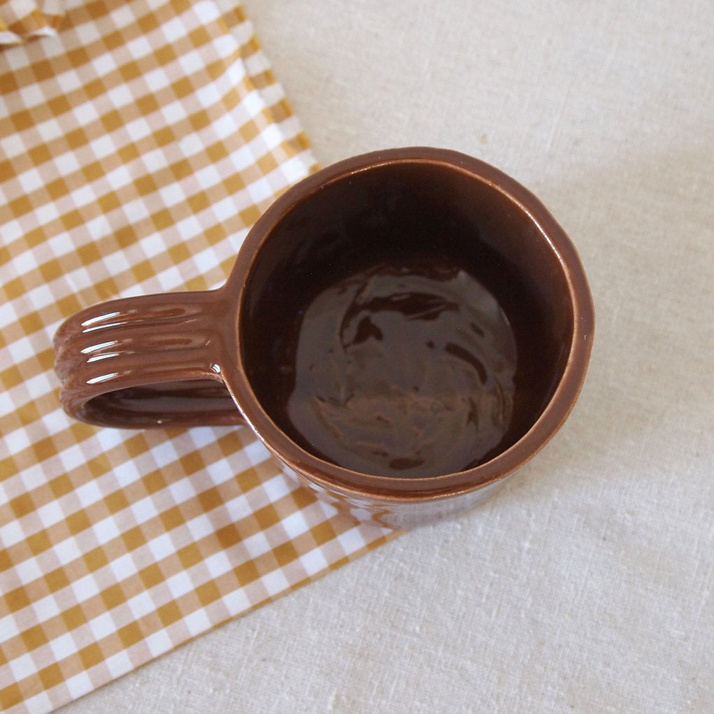 Brown handle cup