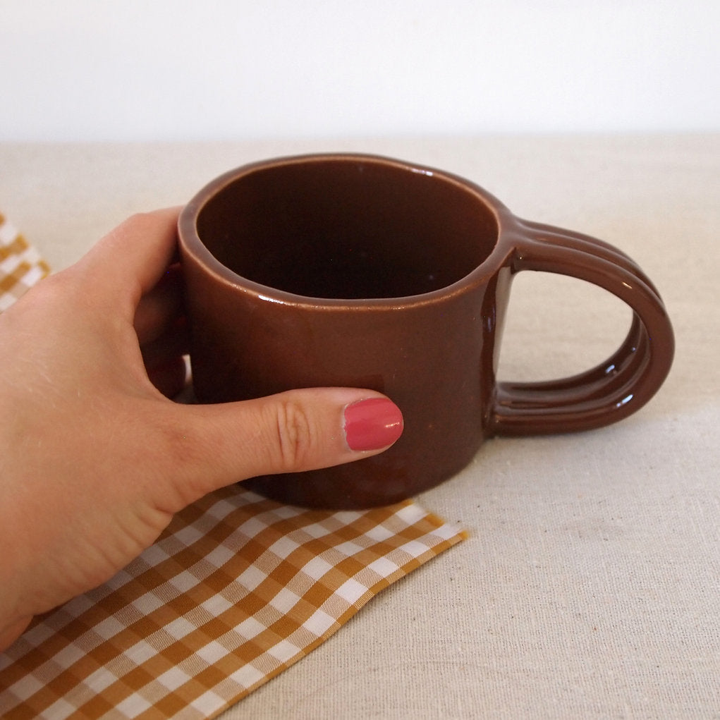 Brown handle cup