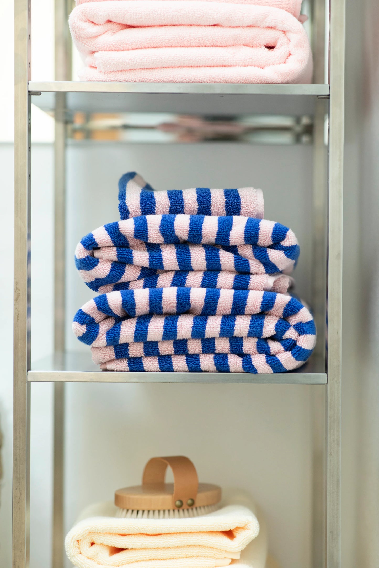 Naram Towel (dazzling blue & rose)