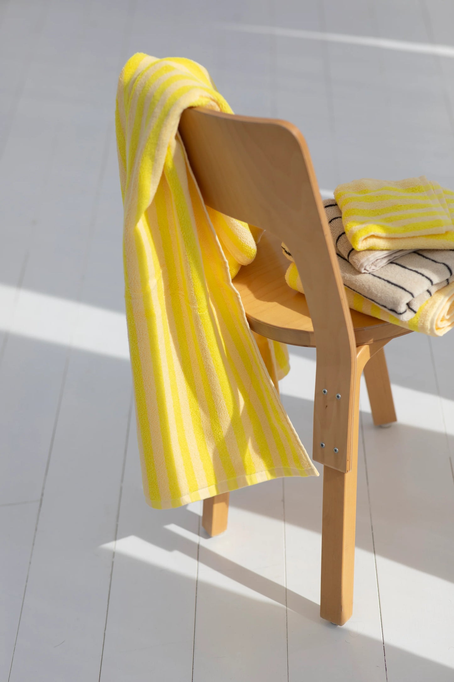 Naram Towel (pristine & neon yellow)