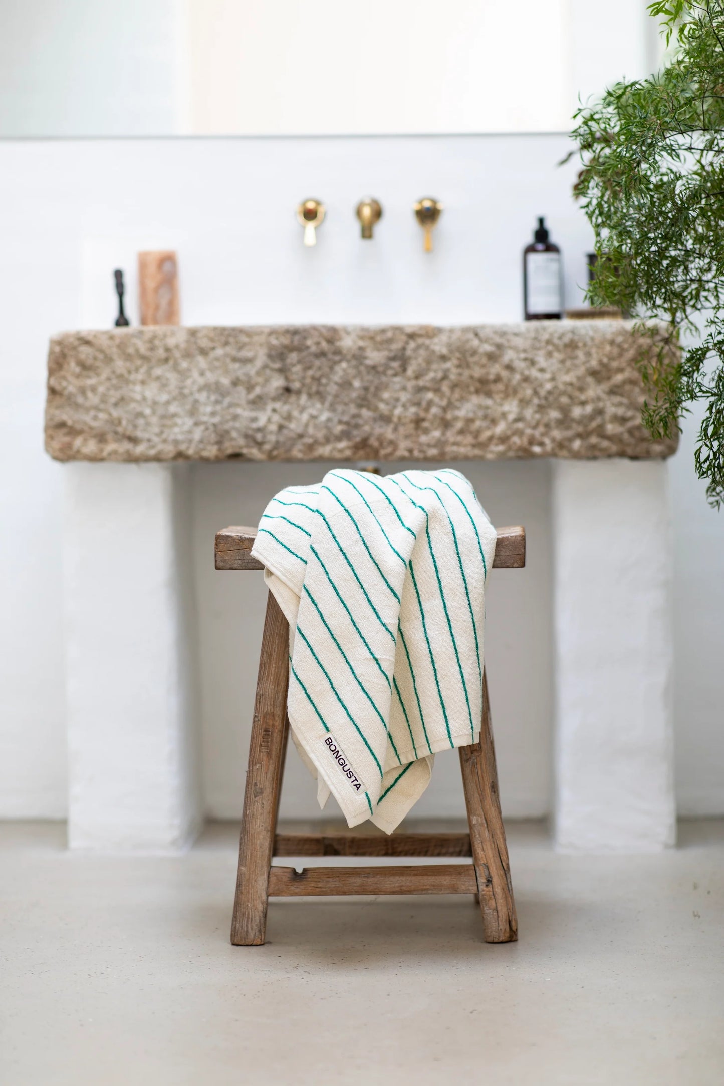 Naram Towels (pure white & grass)
