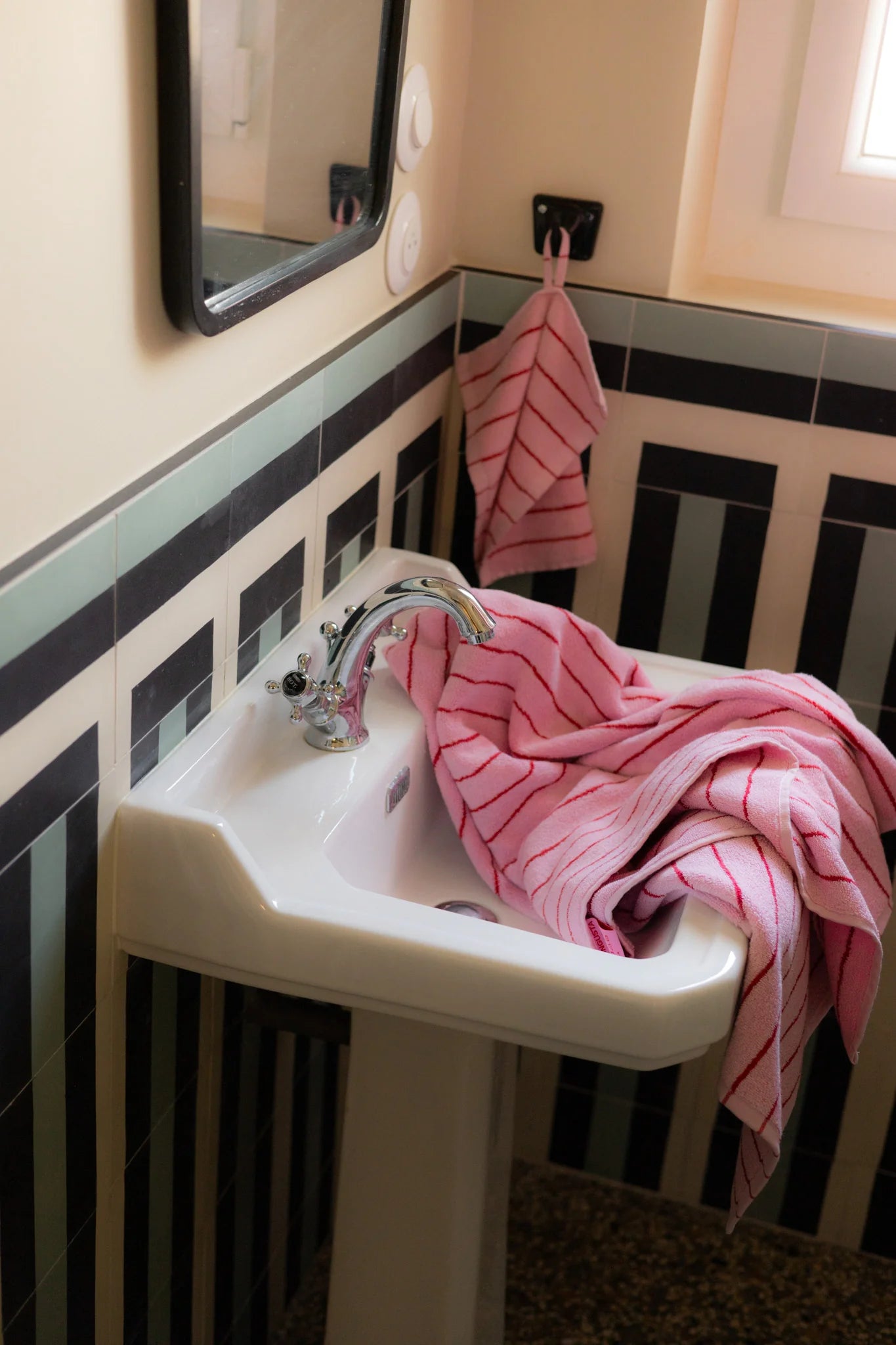 Naram Towel (baby pink & ski patrol)