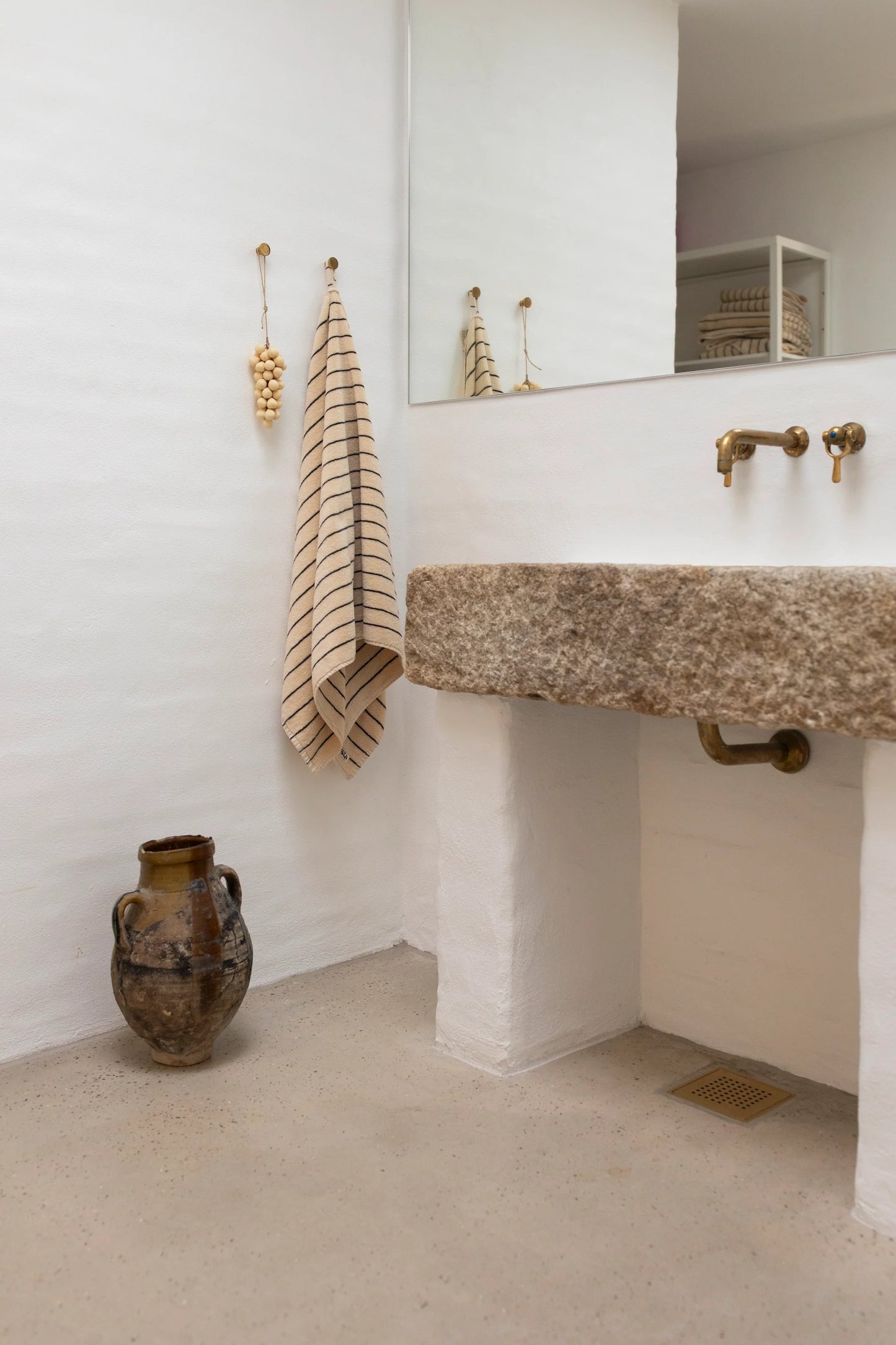 Naram Towel (creme & ink)