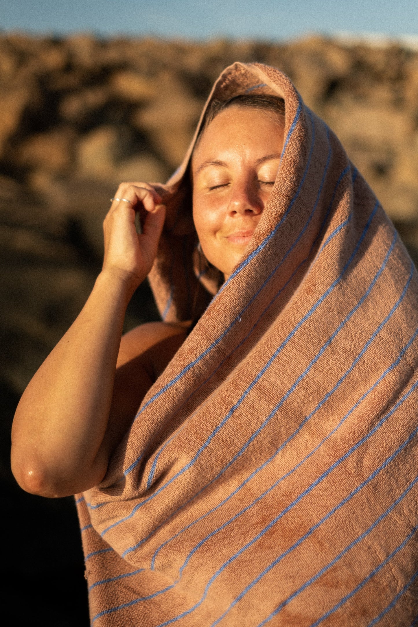 Naram Towel (Camel & Ultramarine blue)