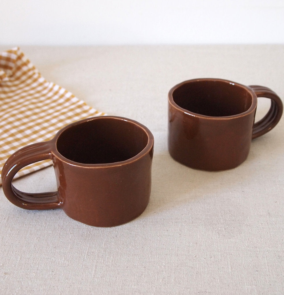 Brown handle cup